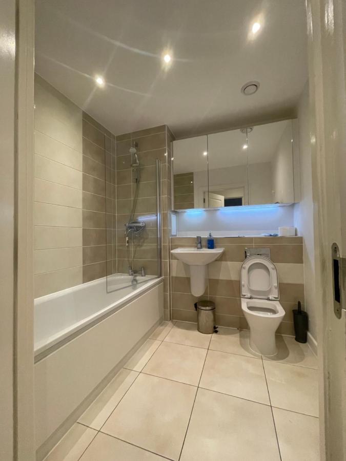 Amazing Apartment Moments Away From The Heart Of London Bagian luar foto